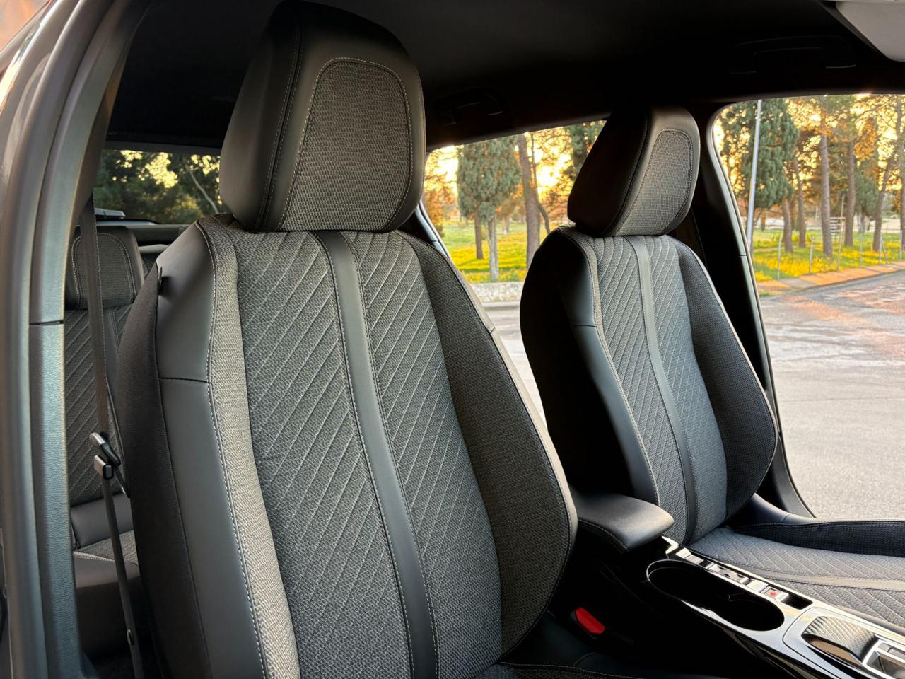 PEUGEOT 2008 1.5 BlueHDi 130 S&S EAT8 Allure - 16