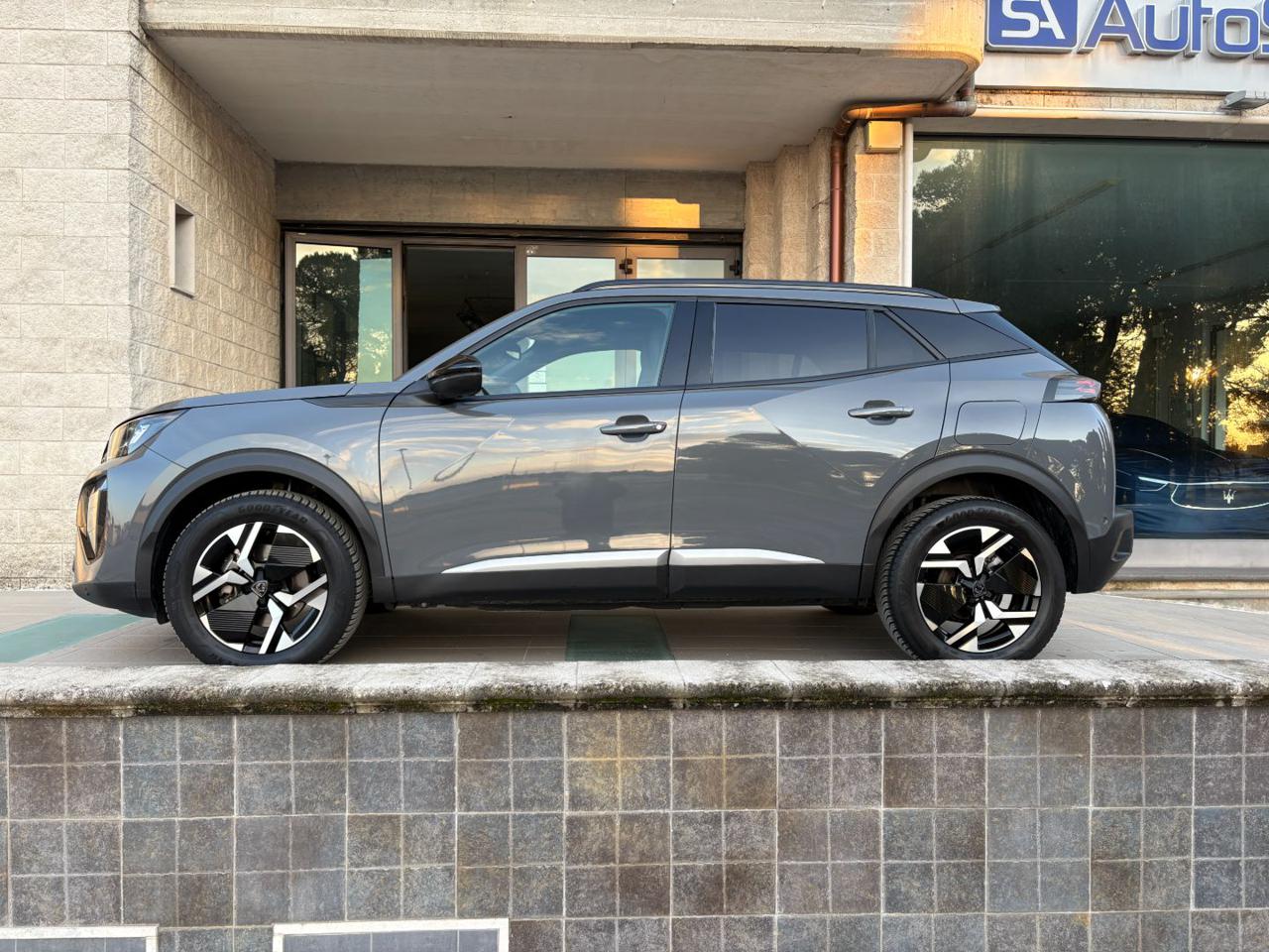 PEUGEOT 2008 1.5 BlueHDi 130 S&S EAT8 Allure - 8