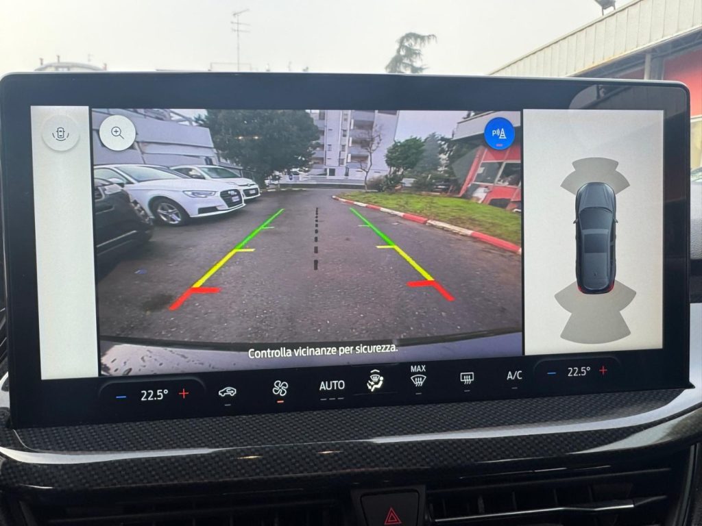 FORD Focus 1.0 EcoBoost Hybrid 125CV Powershift SW ST-Line De - 11