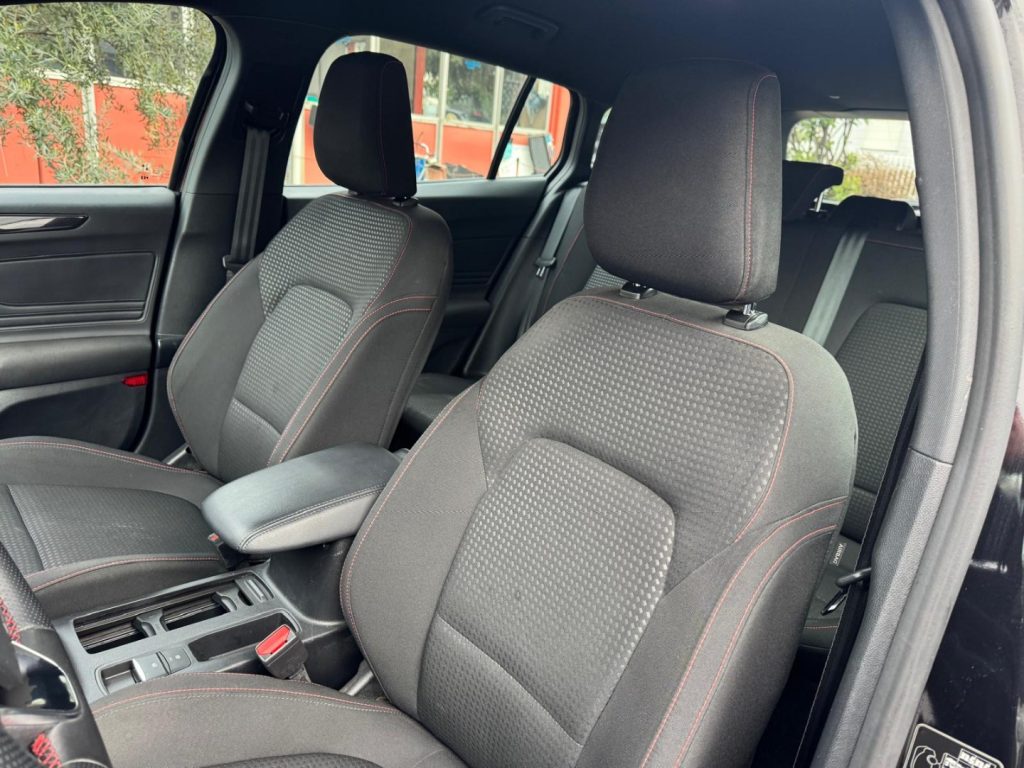 FORD Focus 1.0 EcoBoost Hybrid 125CV Powershift SW ST-Line De - 17