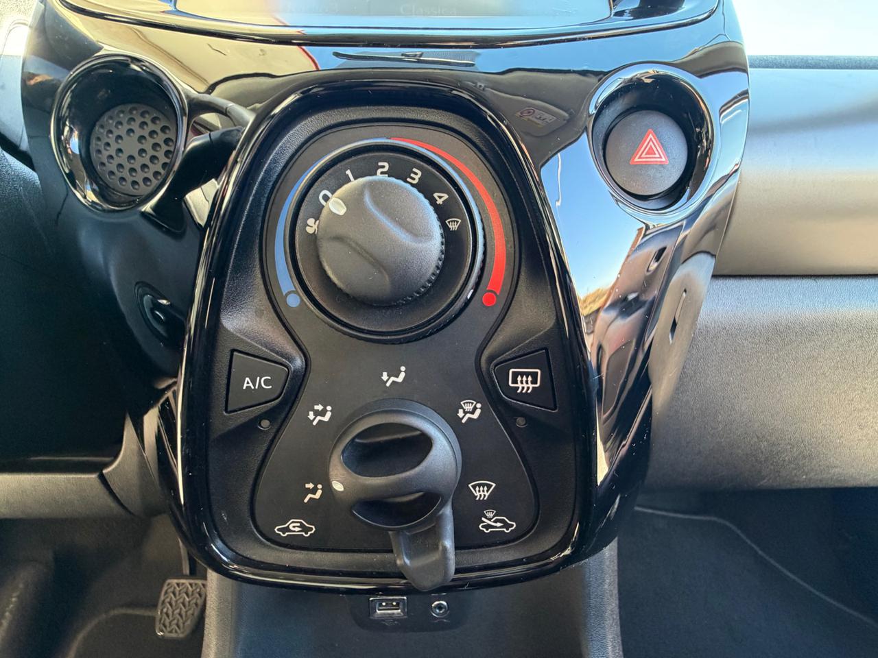 PEUGEOT 108 VTi 68 ETG 5 porte Allure (NESSUN VINCOLO) - 15