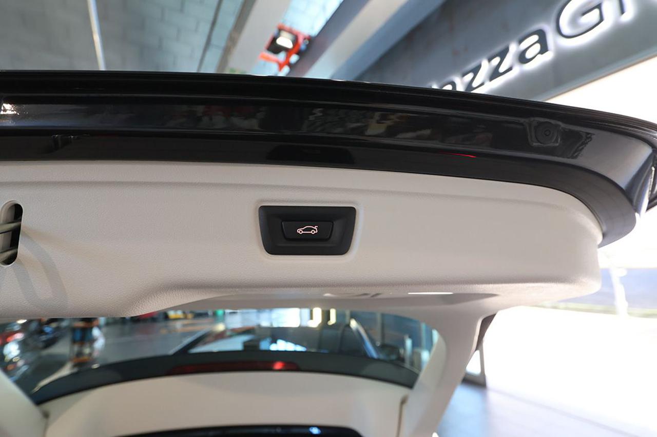 BMW 318 d 48V Touring Business Advantage - 13