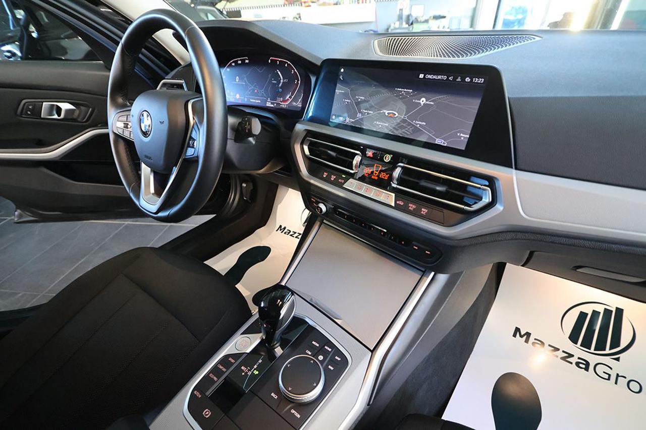 BMW 318 d 48V Touring Business Advantage - 35