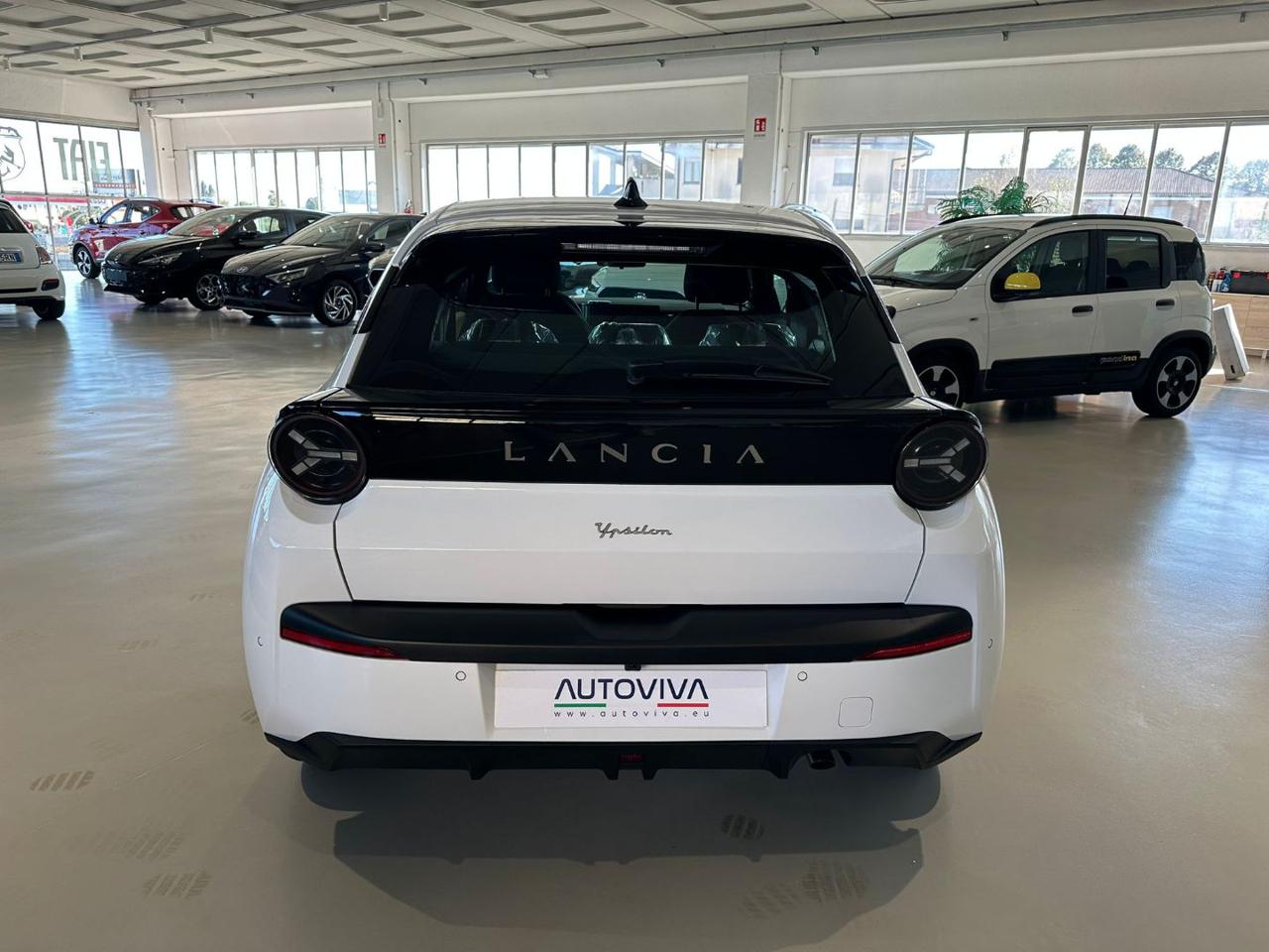 LANCIA Ypsilon Hybrid e-DCT - 6