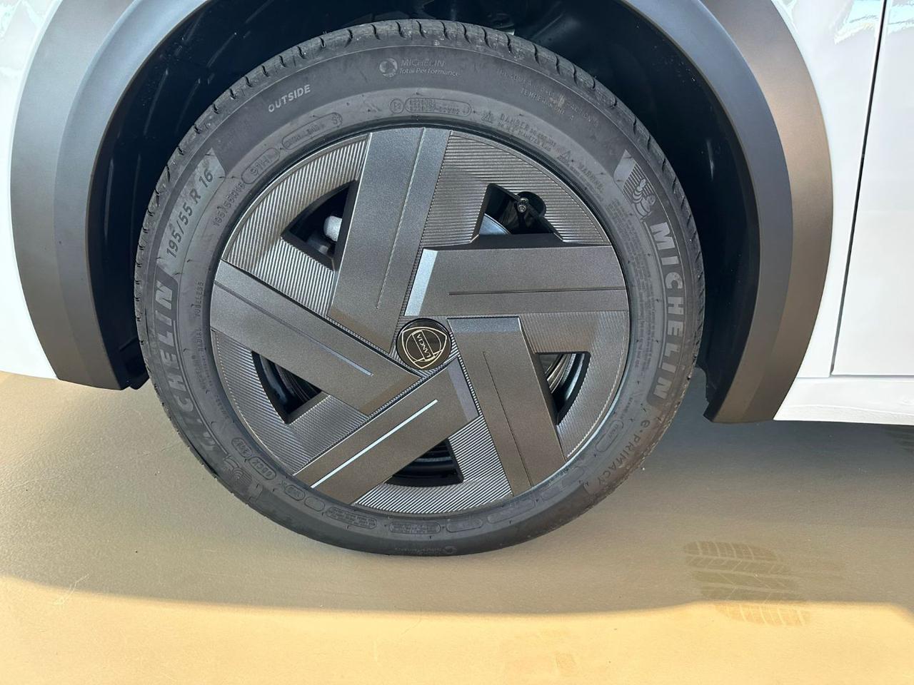 LANCIA Ypsilon Hybrid e-DCT - 18