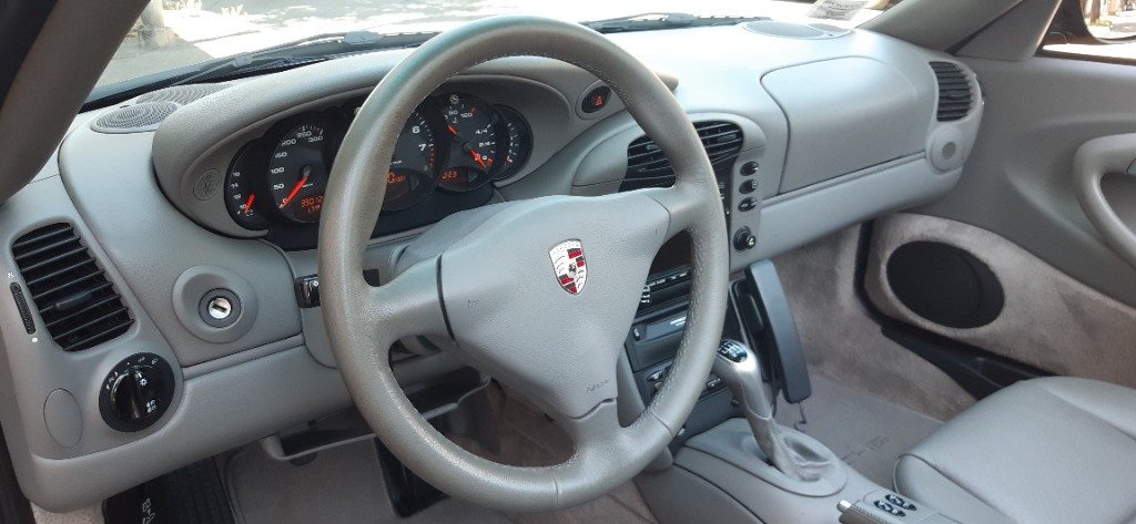 PORSCHE 996 CABRIO - CARRERA 4 - 33