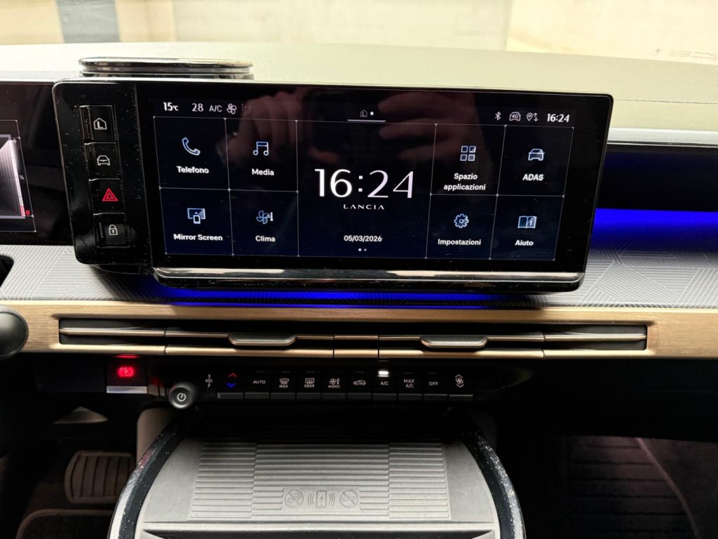 LANCIA Ypsilon Hybrid e-DCT LX - 18