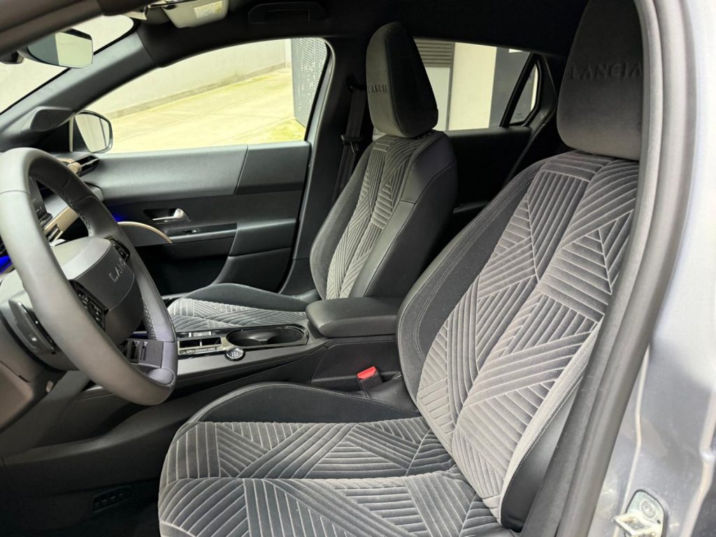 LANCIA Ypsilon Hybrid e-DCT LX - 24