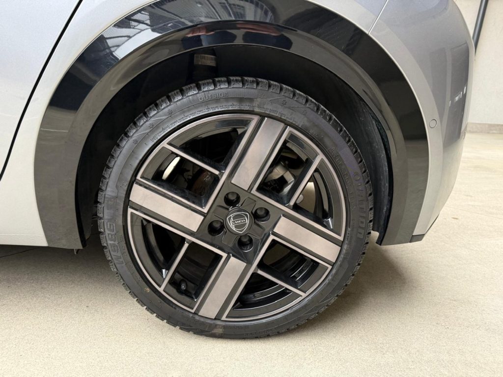 LANCIA Ypsilon Hybrid e-DCT LX - 11