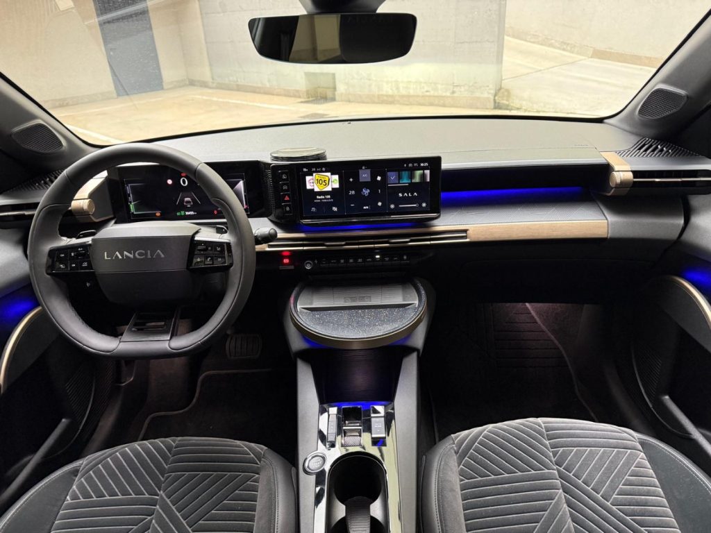 LANCIA Ypsilon Hybrid e-DCT LX - 14