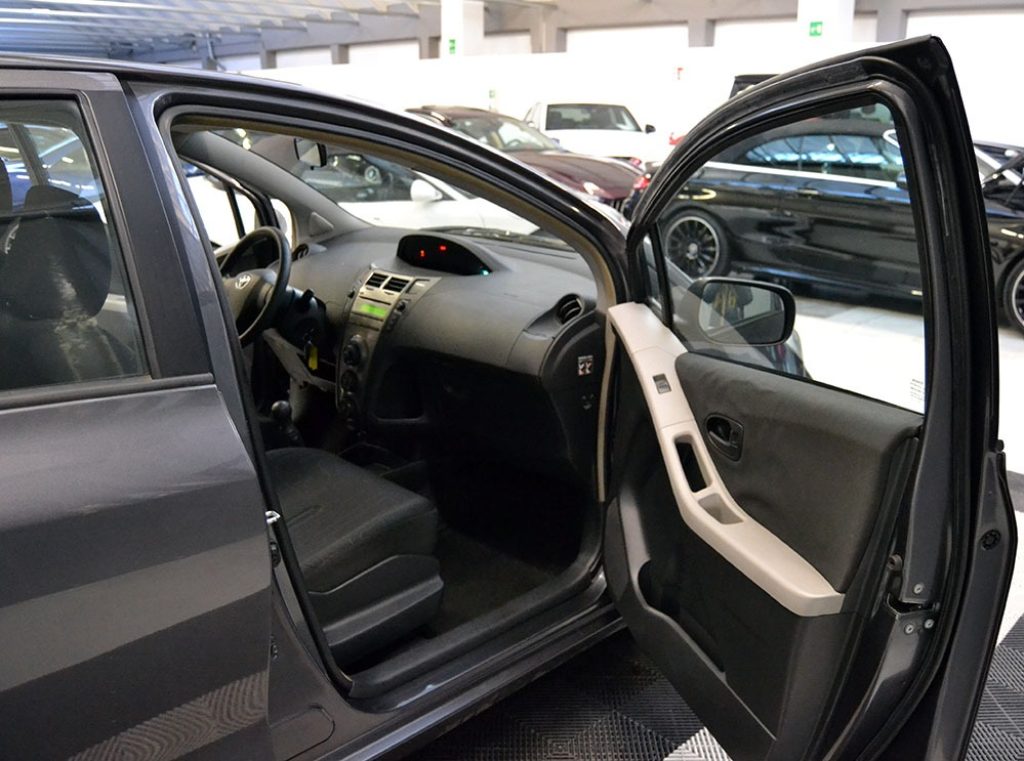 TOYOTA Yaris 1.0 5 porte Ok Neopatentati Unico Proprietario - 4