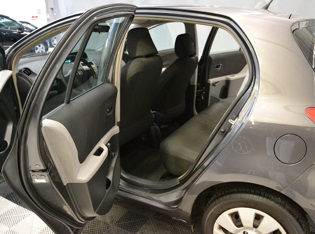 TOYOTA Yaris 1.0 5 porte Ok Neopatentati Unico Proprietario - 3