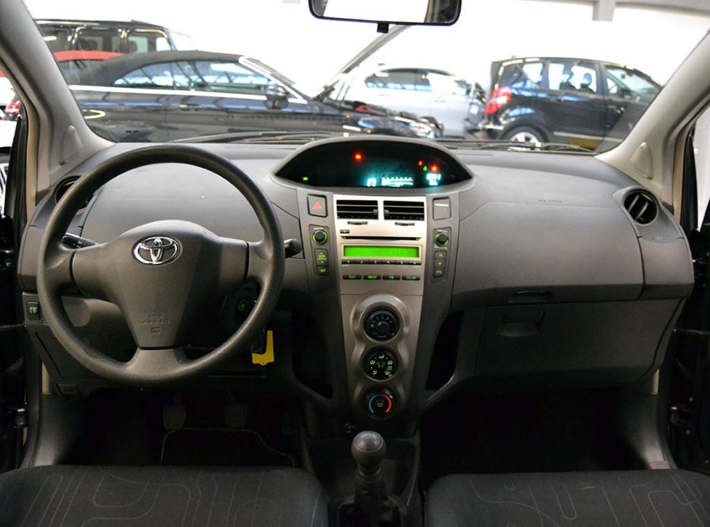 TOYOTA Yaris 1.0 5 porte Ok Neopatentati Unico Proprietario - 5