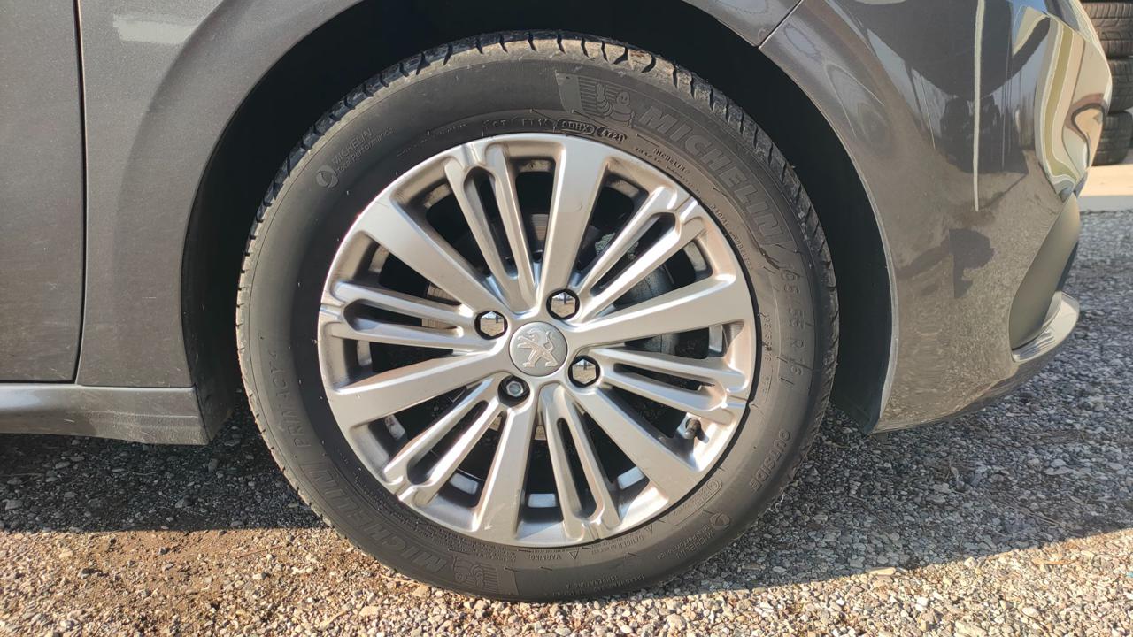 PEUGEOT 208 1.2 82CV BENZINA 5 porte Allure 58000KM - 22