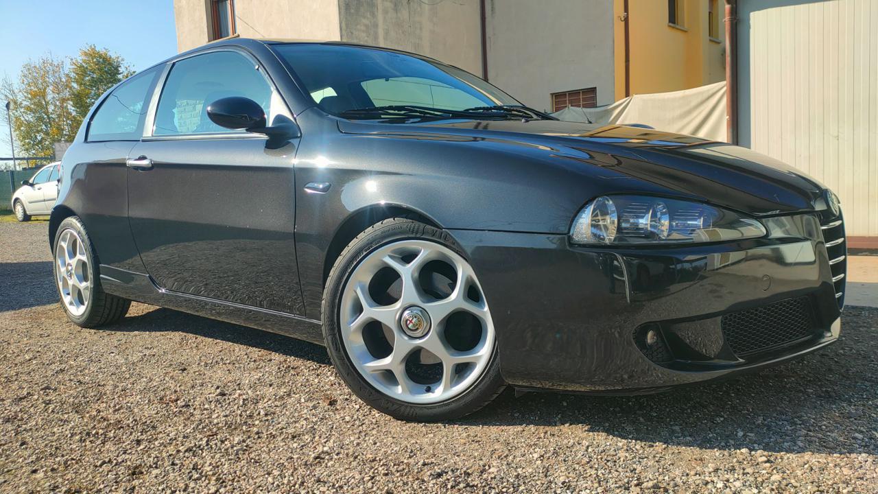 ALFA ROMEO 147 2.0i 16V Twin Spark 150 CV 3p. Distinctive MANUALE - 1