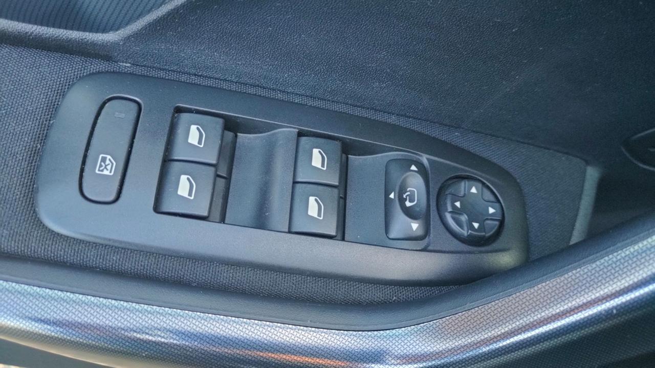 PEUGEOT 2008 1.2 Turbo 130 S&S Allure 57.000KM - 8