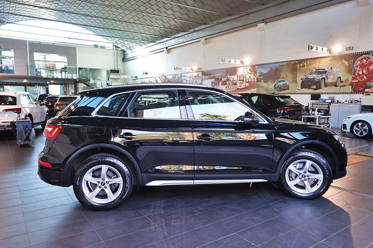 AUDI Q5 40 TDI Quattro S-Tronic Business Advanced - 11