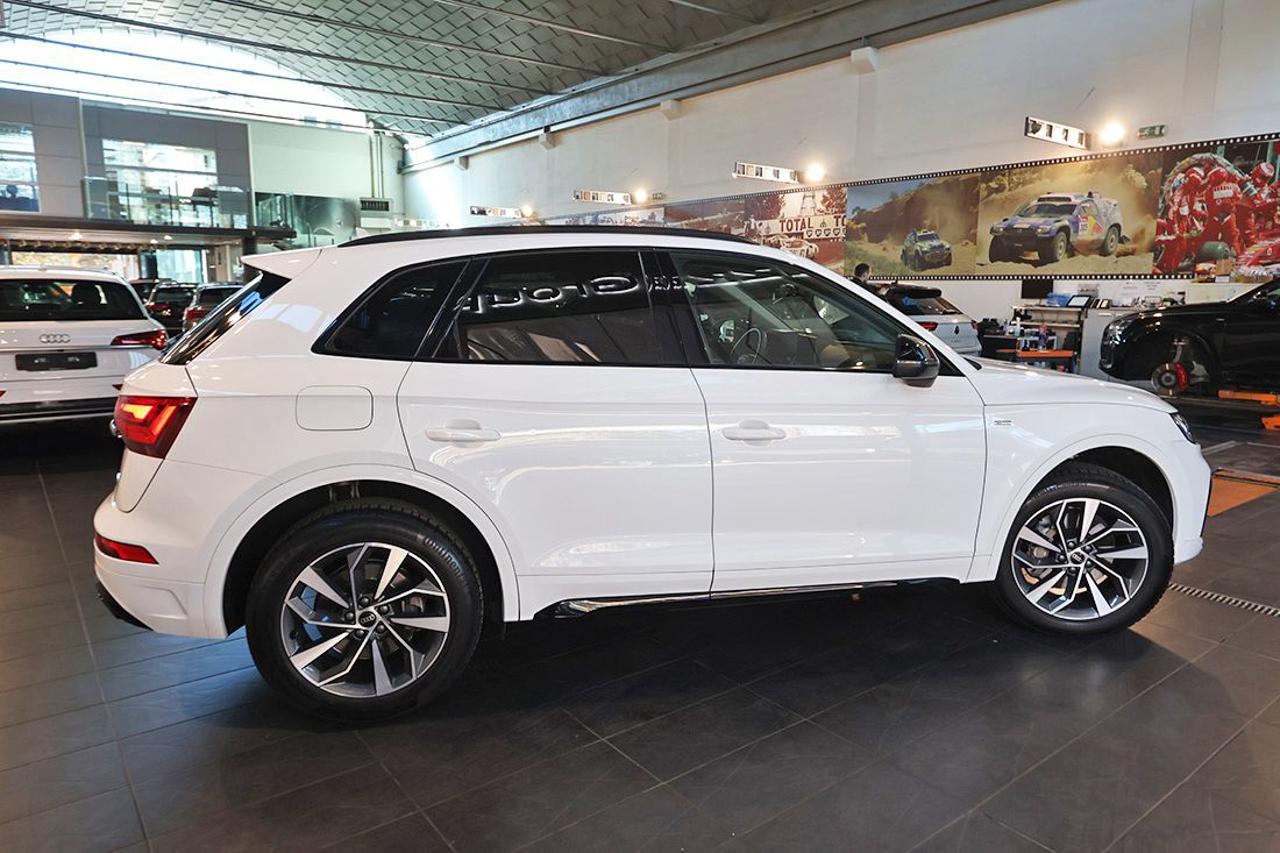 AUDI Q5 40 TDI Quattro S-Tronic S-Line - 10