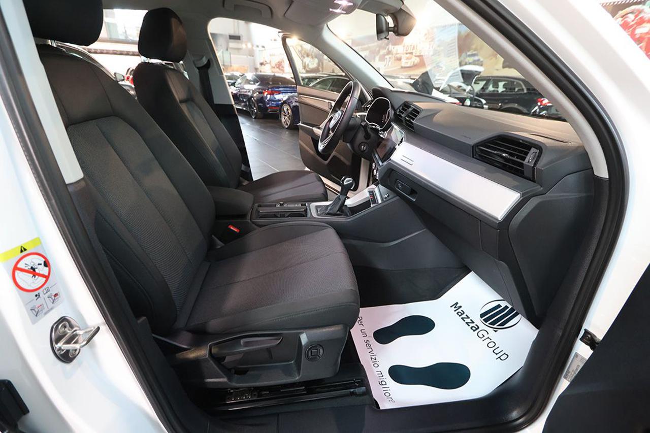 AUDI Q3 35 TDI S-Tronic Business Advanced - 40