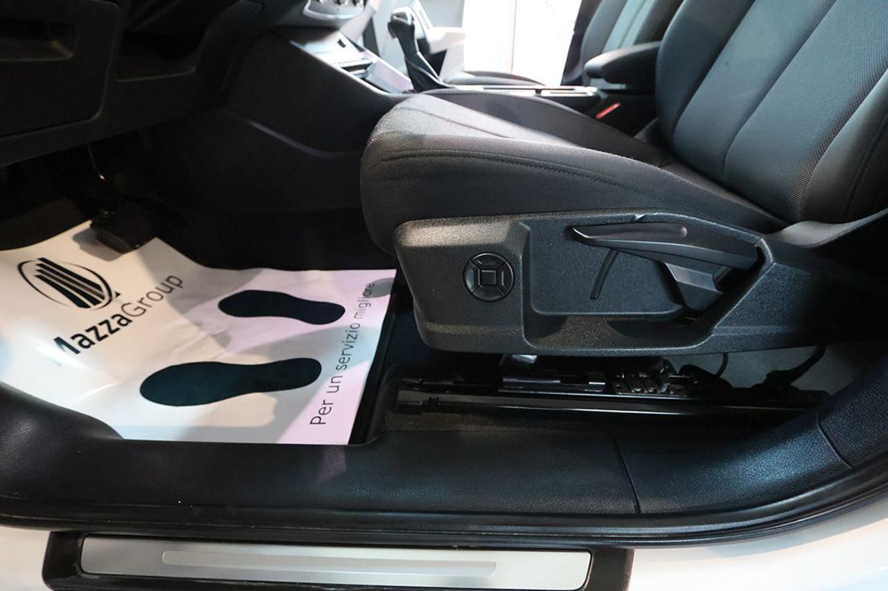 AUDI Q3 35 TDI S-Tronic Business Advanced - 39