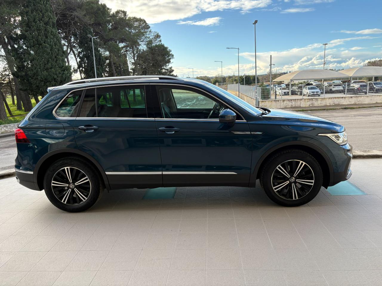 VOLKSWAGEN Tiguan 2.0 TDI 150 CV SCR DSG Elegance VIRTUAL - 4