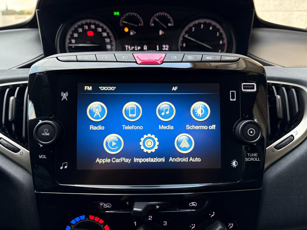 LANCIA Ypsilon 1.0 FireFly 5 porte S&S Hybrid Gold 5 posti. - 24