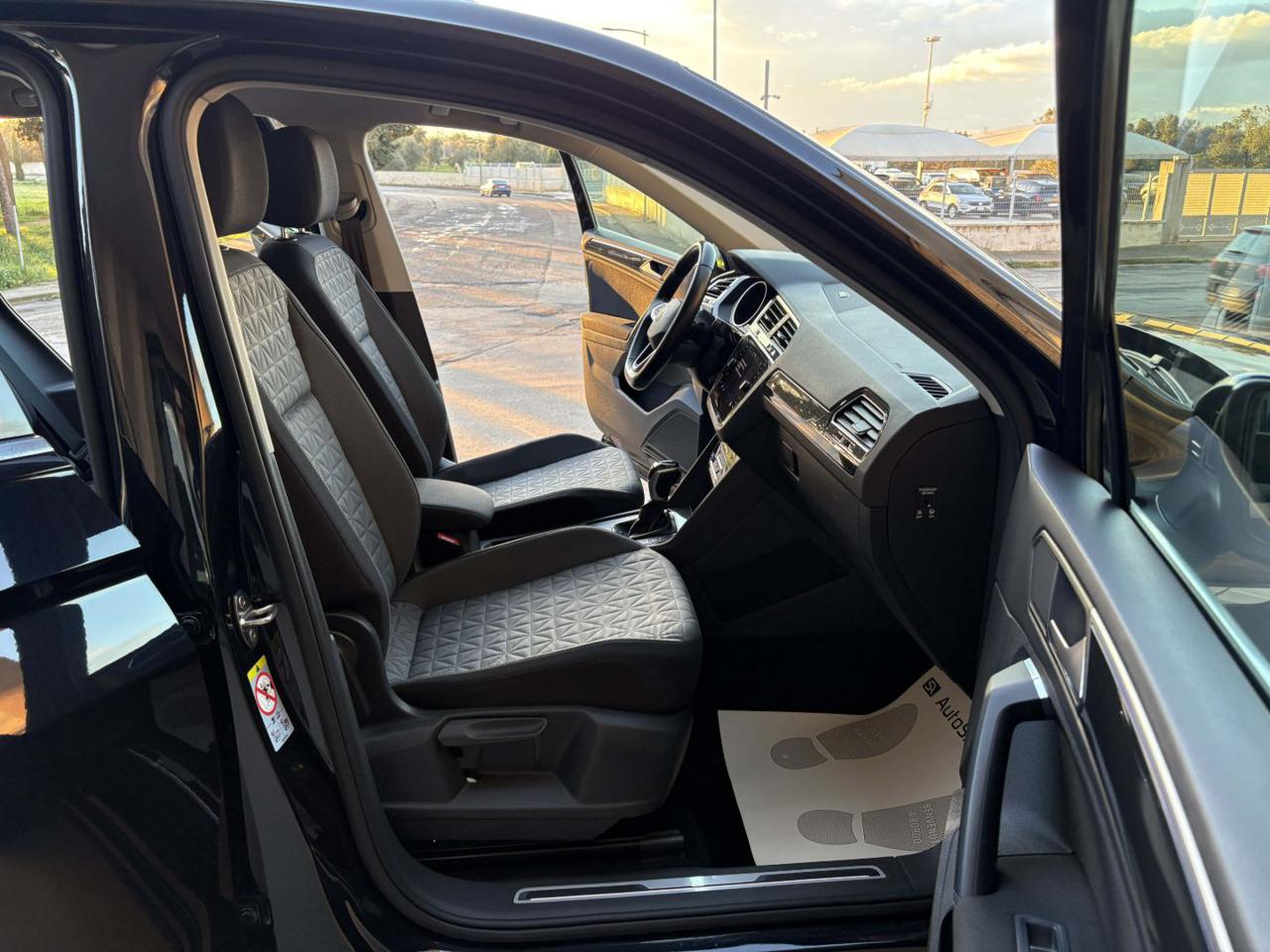 VOLKSWAGEN Tiguan 2.0 TDI 150 CV SCR DSG Life - 9