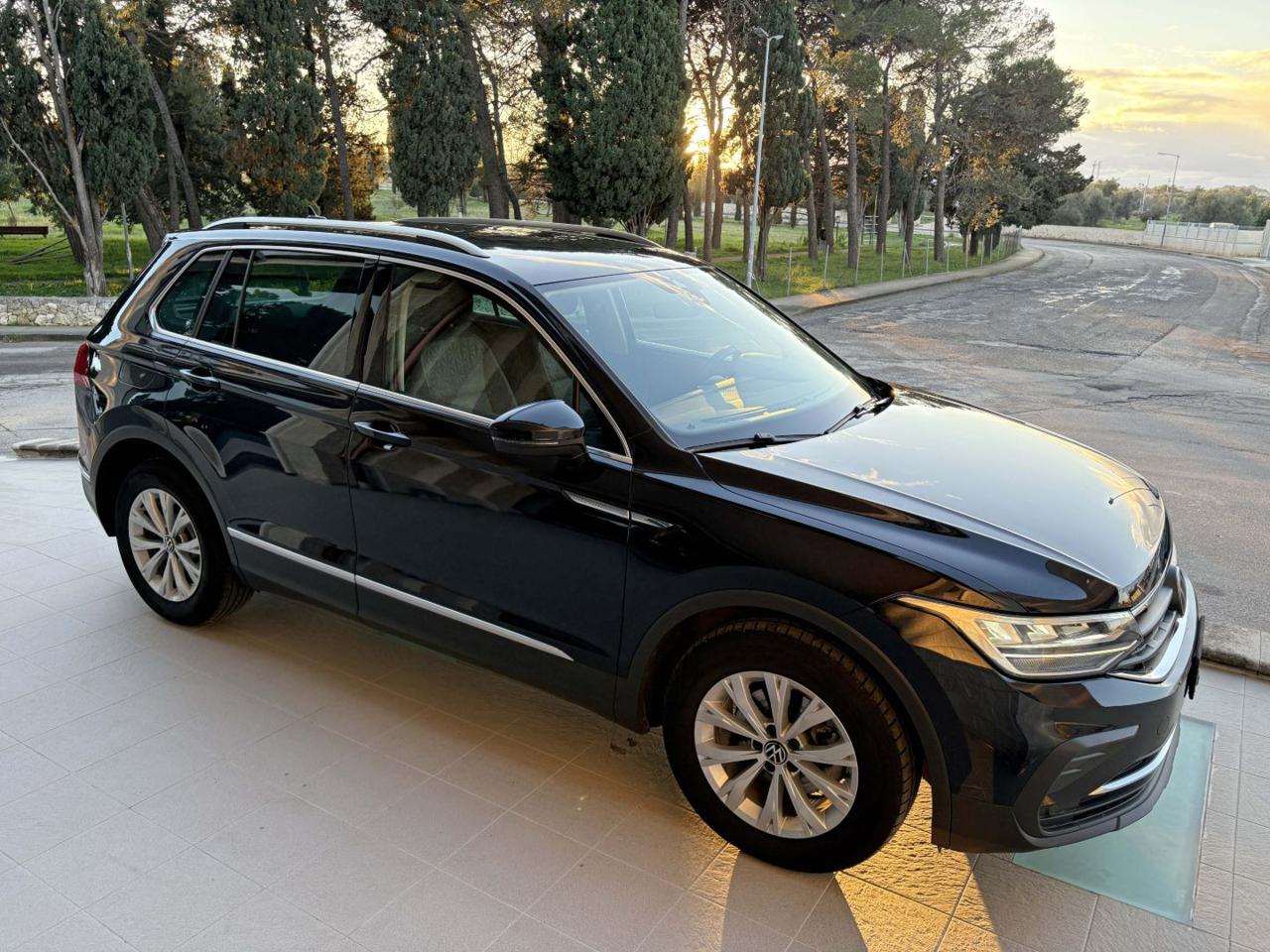 VOLKSWAGEN Tiguan 2.0 TDI 150 CV SCR DSG Life - 3