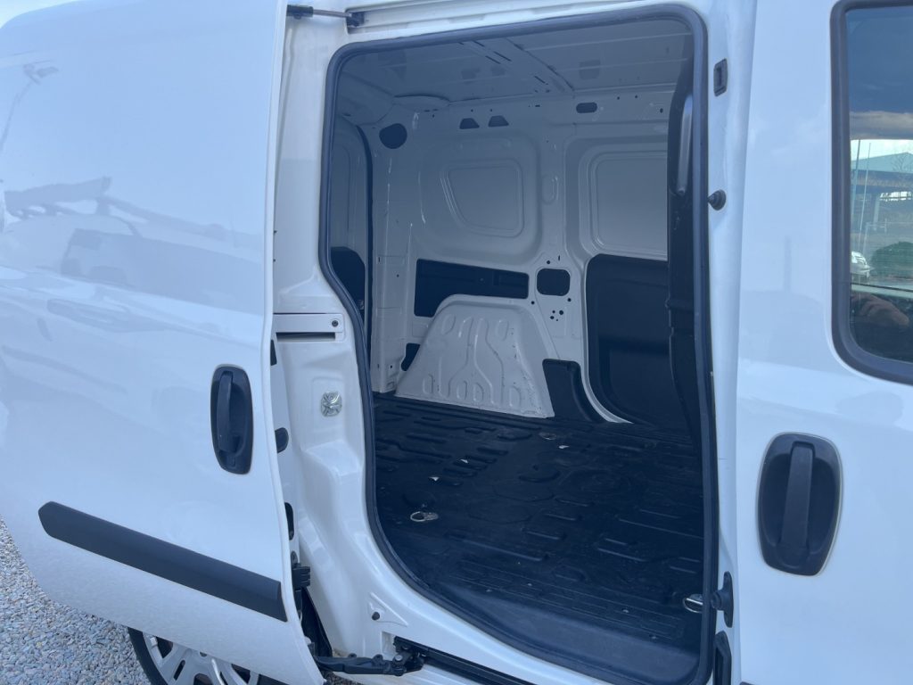 FIAT Doblo 1.3 MJT 95CV SX - 8