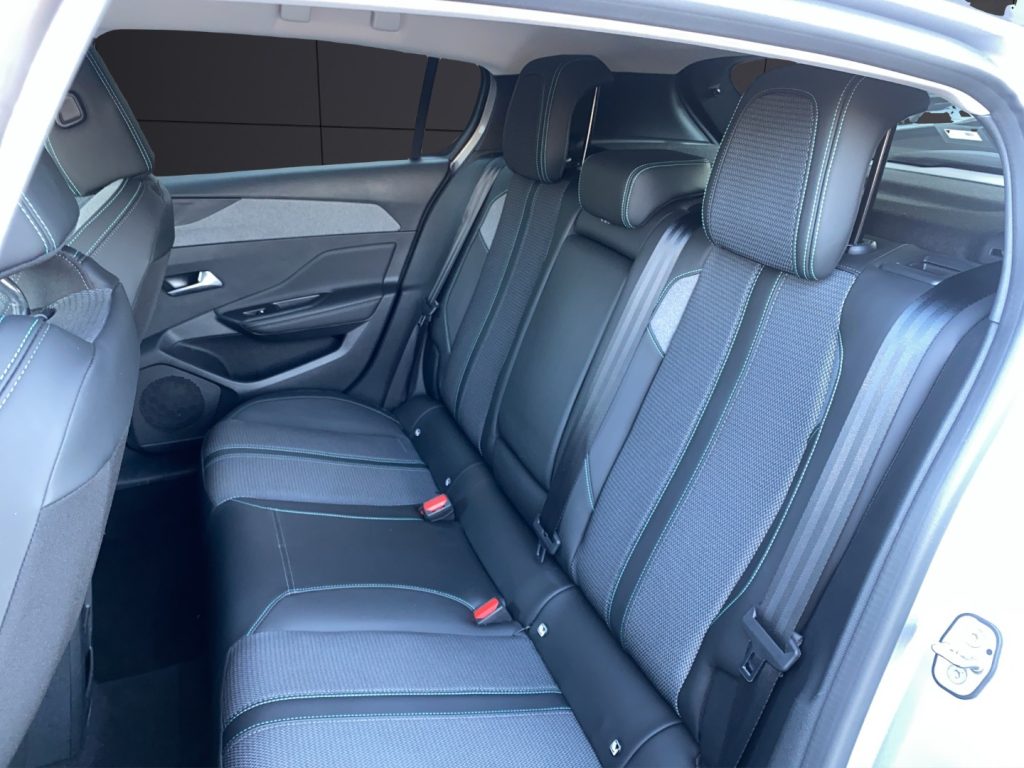 PEUGEOT 308 PureTech Turbo 130 S&S Allure Pack - 12