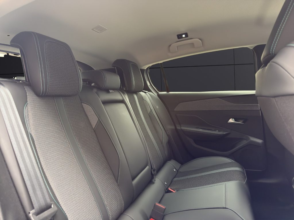 PEUGEOT 308 PureTech Turbo 130 S&S Allure Pack - 19