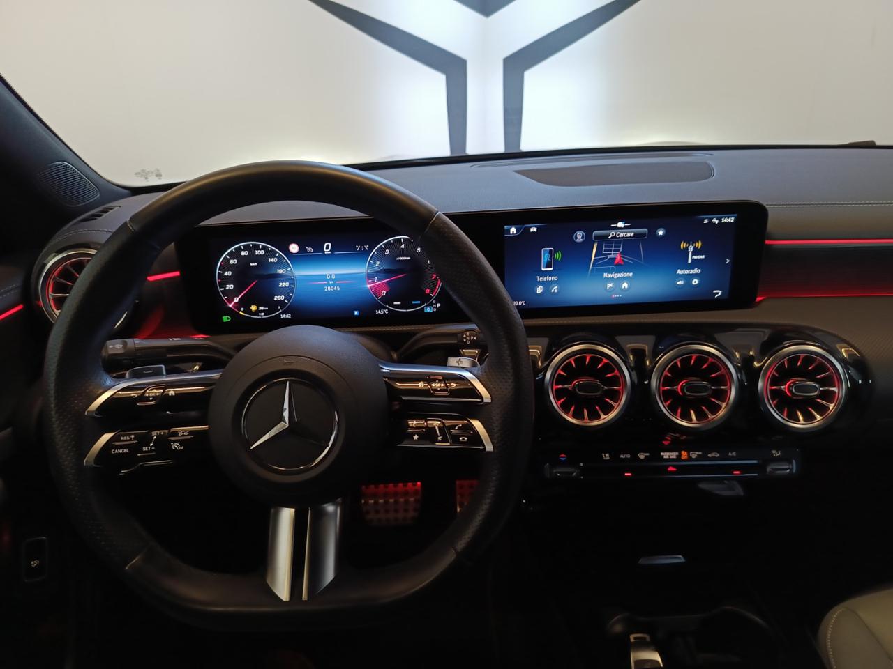 MERCEDES-BENZ CLA 250 Coupé AMG Line Premium Plus 4MATIC - 11