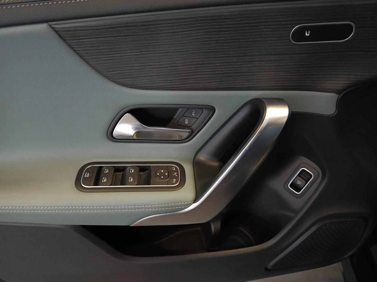 MERCEDES-BENZ CLA 250 Coupé AMG Line Premium Plus 4MATIC - 17