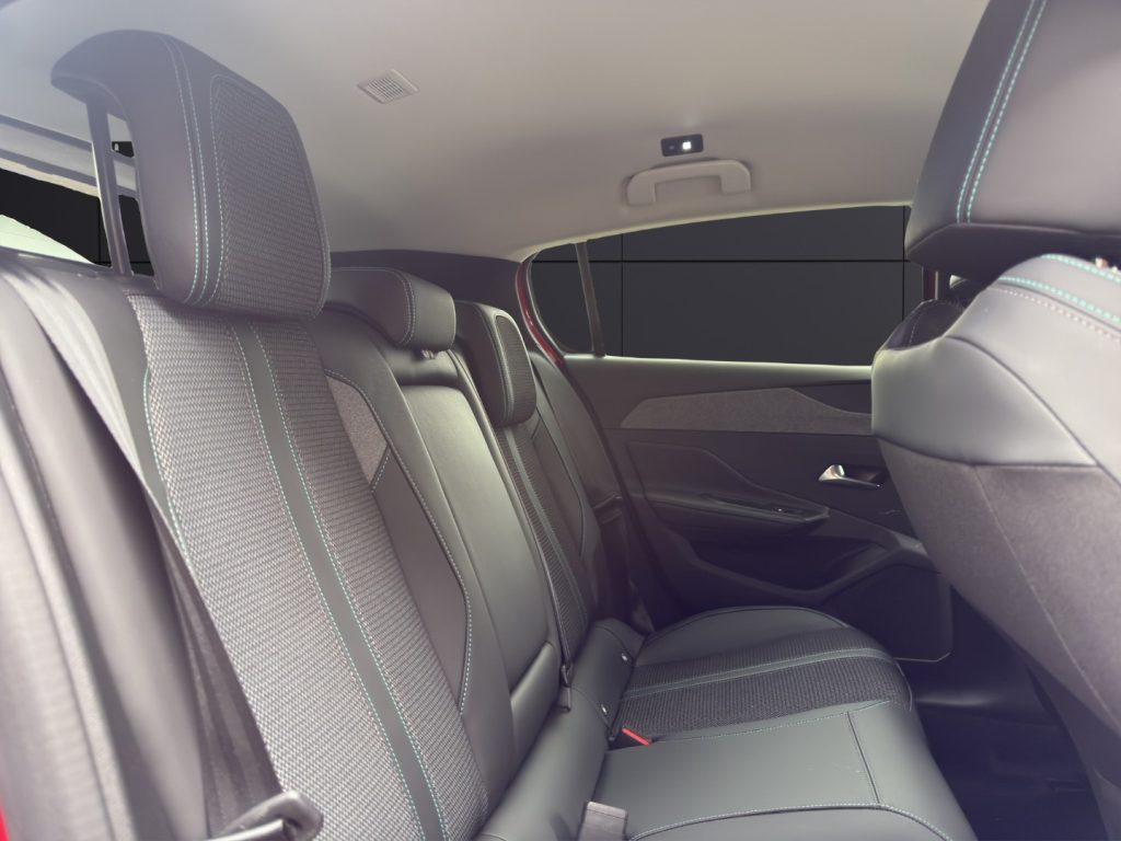 PEUGEOT 308 PureTech Turbo 130 S&S Allure - 19