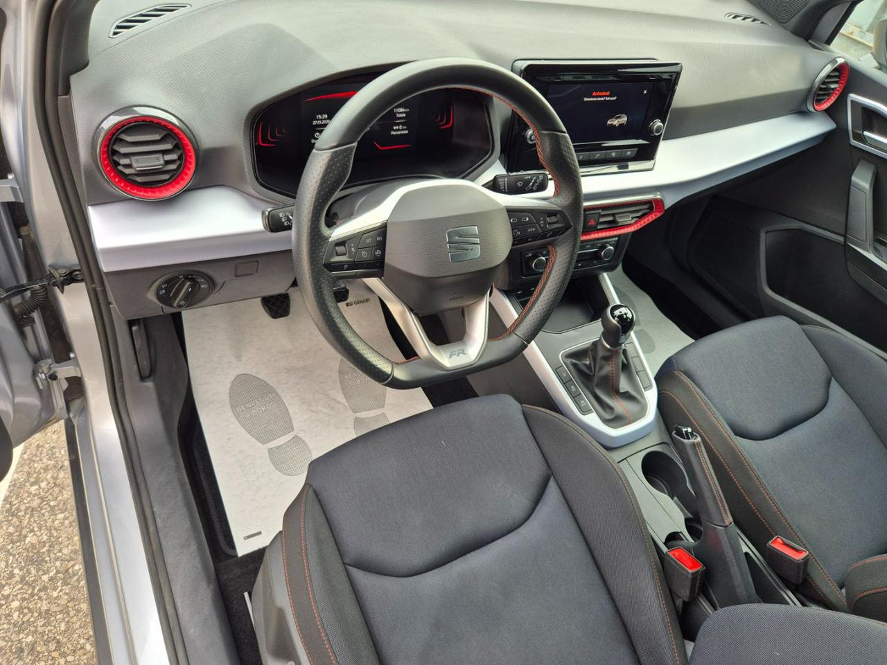 SEAT Arona 1.0 EcoTSI FR - 10