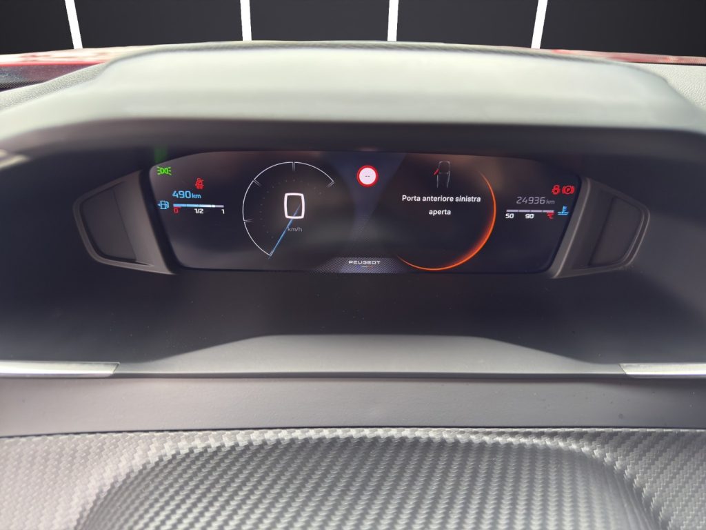 PEUGEOT 2008 PureTech 100 S&S Allure - 11