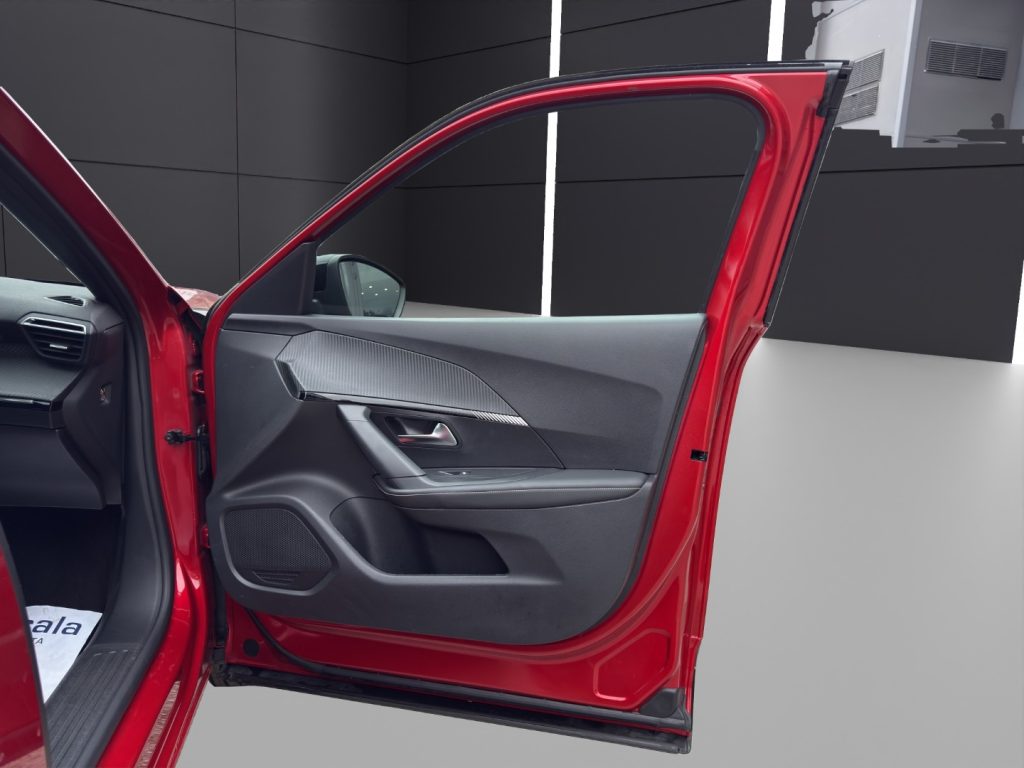 PEUGEOT 2008 PureTech 100 S&S Allure - 17