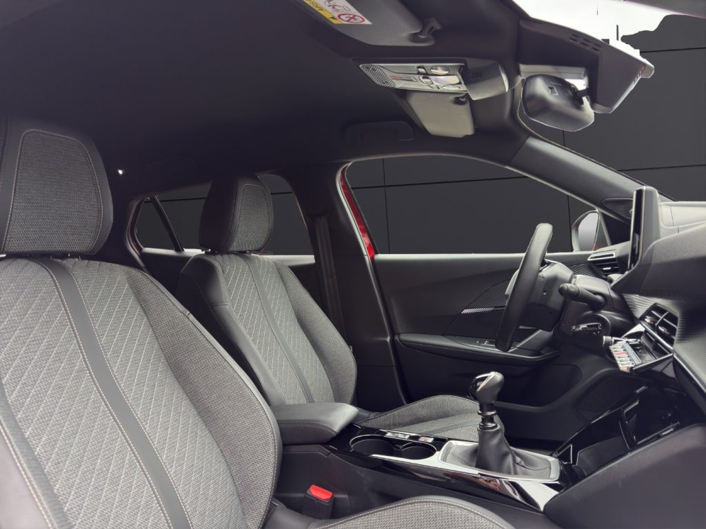 PEUGEOT 2008 PureTech 100 S&S Allure - 18