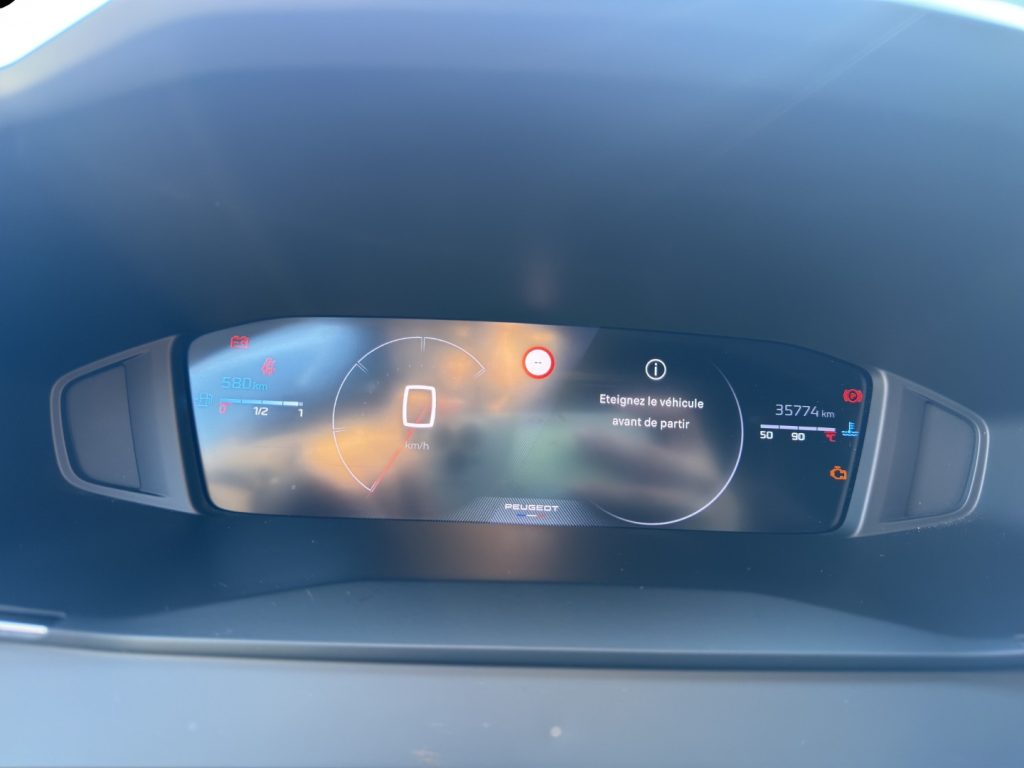 PEUGEOT 2008 PureTech 100 S&S Allure - 11