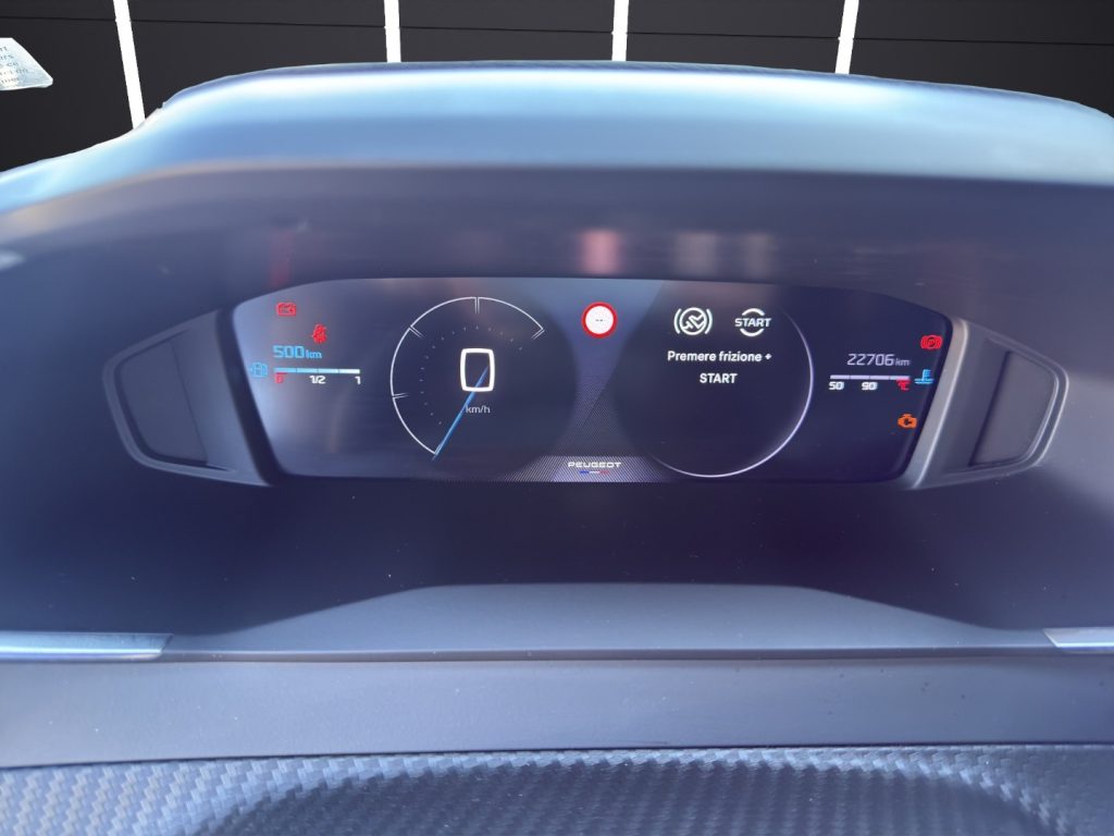 PEUGEOT 2008 PureTech 100 S&S Allure - 11