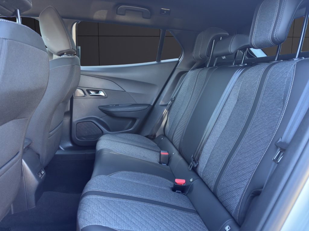 PEUGEOT 2008 PureTech 100 S&S Allure - 13