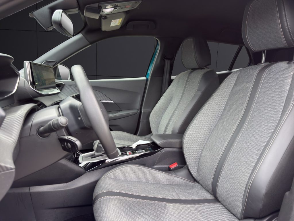 PEUGEOT 2008 PureTech 100 S&S Allure - 9