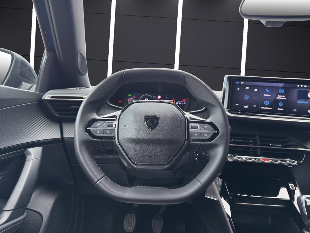 PEUGEOT 2008 PureTech 100 S&S Allure - 10