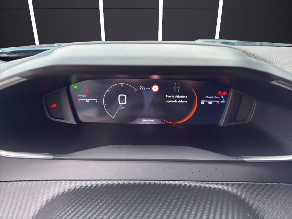 PEUGEOT 2008 PureTech 100 S&S Allure - 11