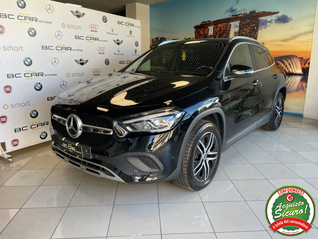 MERCEDES-BENZ GLA 200 Nero metallizzato