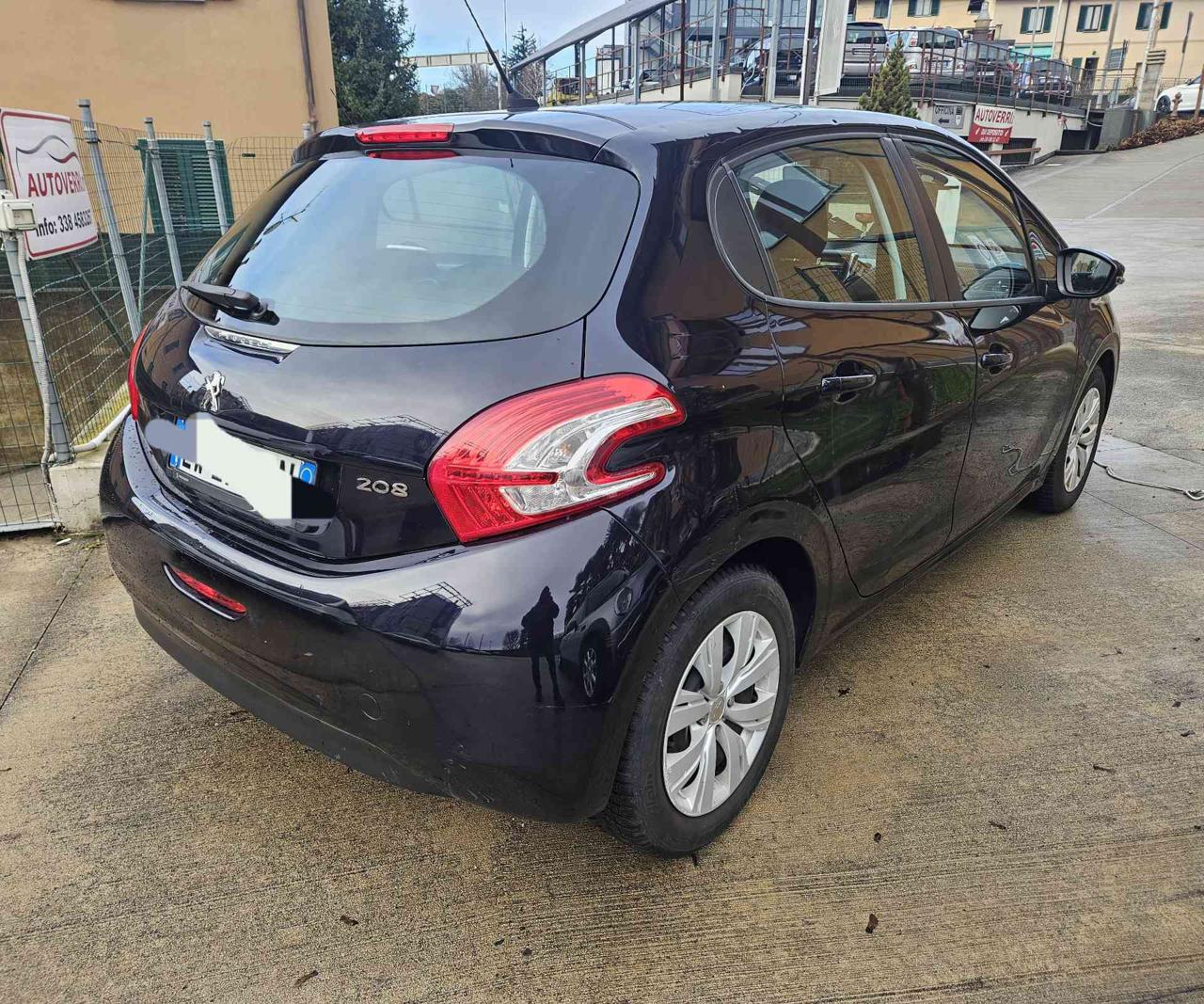 PEUGEOT 208 1° serie PureTech 82 5 porte Allure PARI AL NUOVO - 5