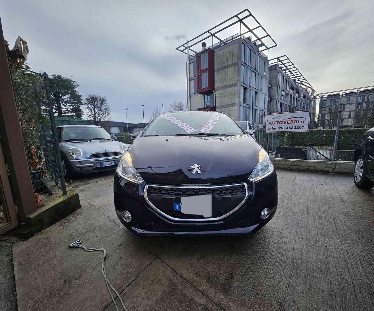 PEUGEOT 208 1° serie PureTech 82 5 porte Allure PARI AL NUOVO - 2