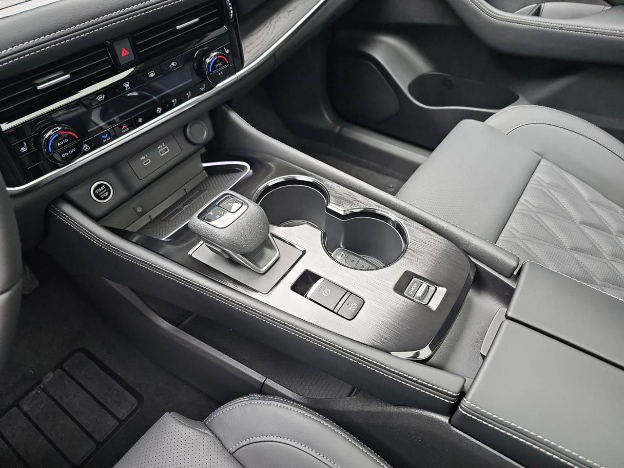 NISSAN X-Trail e-Power e-4orce 4WD 5 posti Tekna 213 cv. - 3