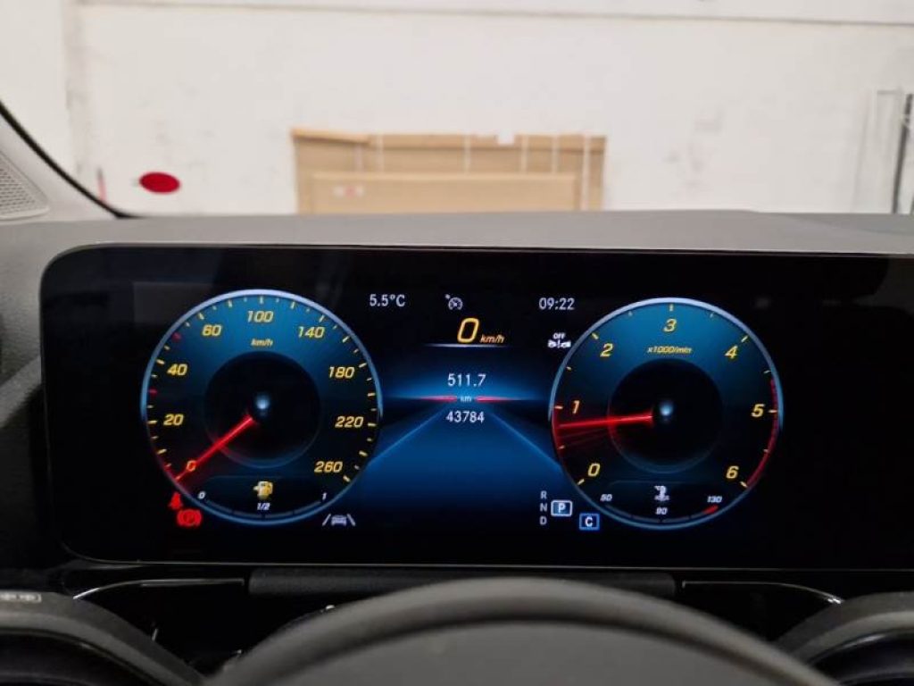 MERCEDES-BENZ GLA 200 d Automatic Business Extra - 10