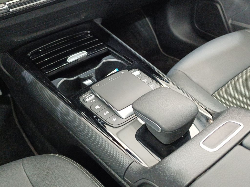 MERCEDES-BENZ GLA 200 d Automatic Business Extra - 8